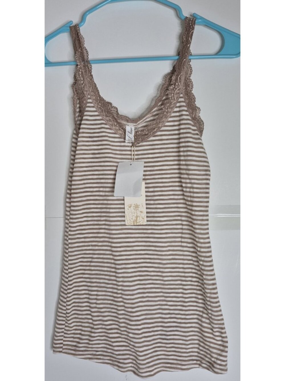 Jo & Grey L Love Lace Neck Tank Women's Size M NWT